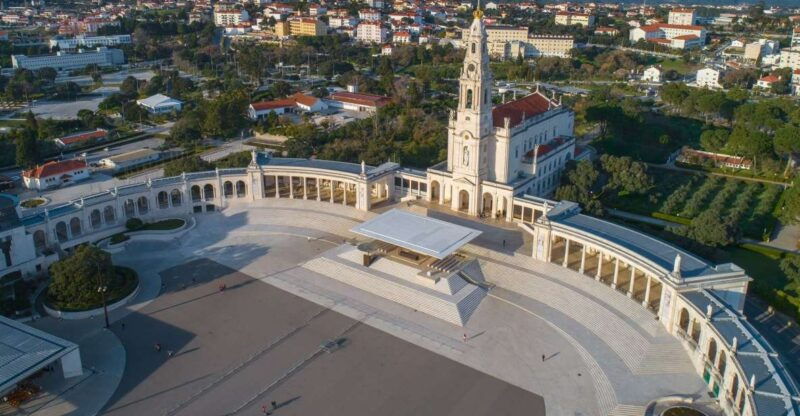 fatima-nazare-obidos-full-day-trip-and-private-transport