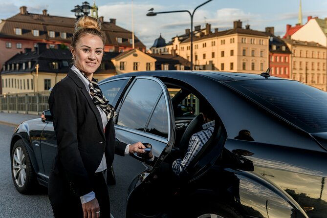 first-class-airport-limousine-transfer-arlanda-airport-to-stockholm-city
