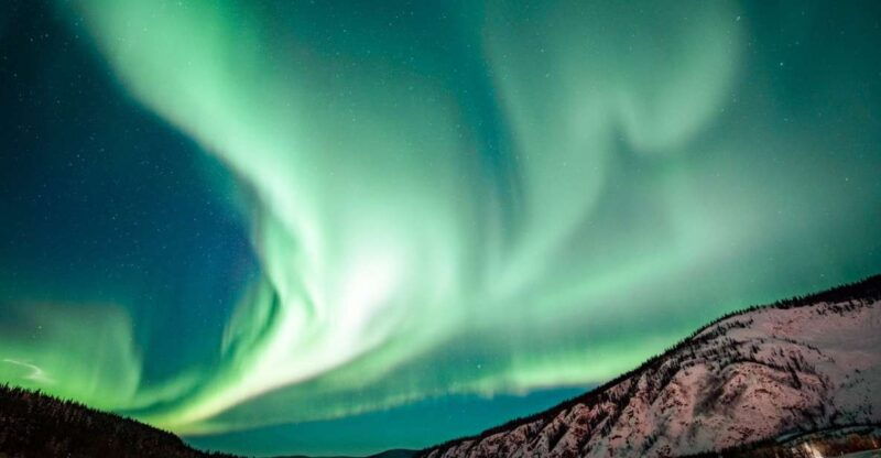 from-fairbanks-arctic-circle-northern-lights-full-day-trip