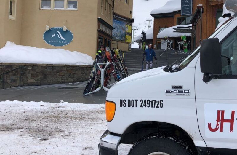 from-jackson-grand-targhee-resort-round-trip-ski-bus