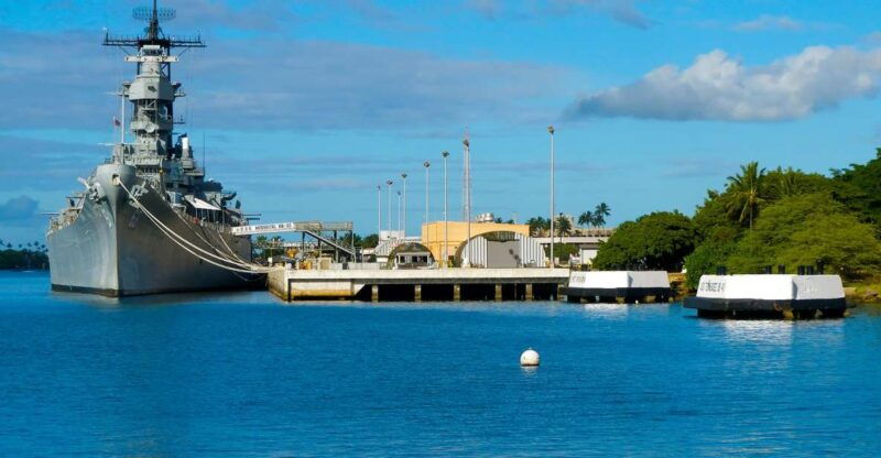 from-maui-kauai-or-kona-pearl-harbor-heroes-deluxe