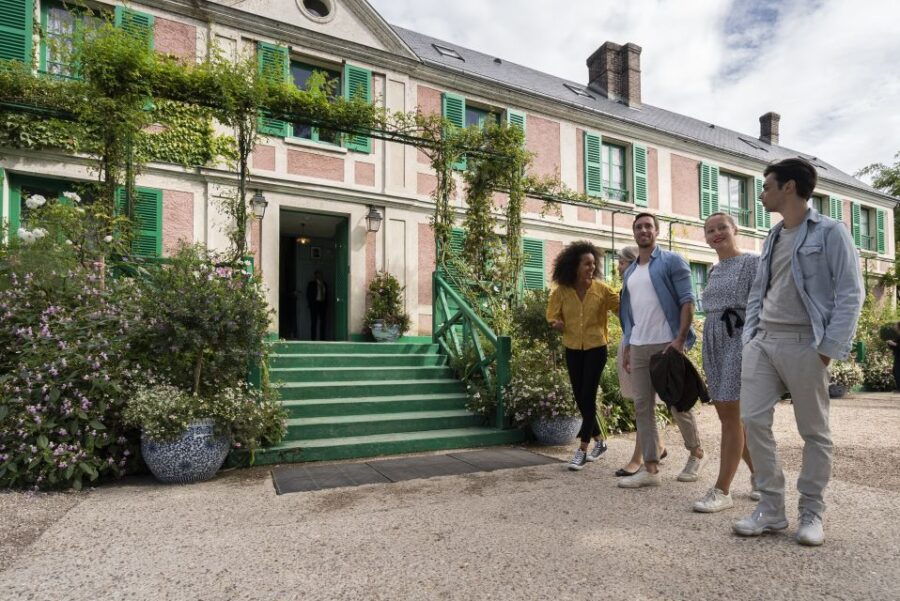 from-paris-shopping-at-mcarthurglen-center-and-giverny