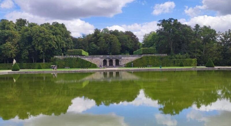 from-paris-the-grand-christmas-vaux-le-vicomte-fontainebleau