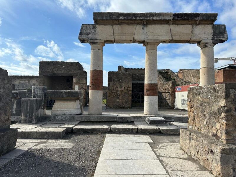 from-pompeii-vesuvius-excursion-pompeii-guided-tour