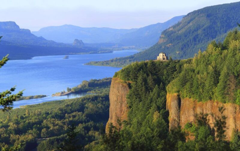 from-portland-7-wonders-of-the-gorge-jetboat-cruise