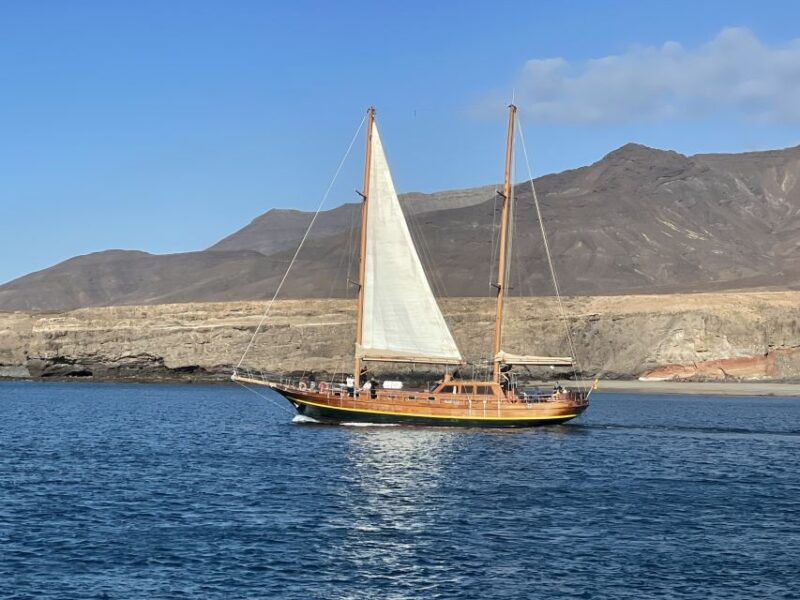 fuerteventura-sunset-boat-trip-with-dj-food-drinks