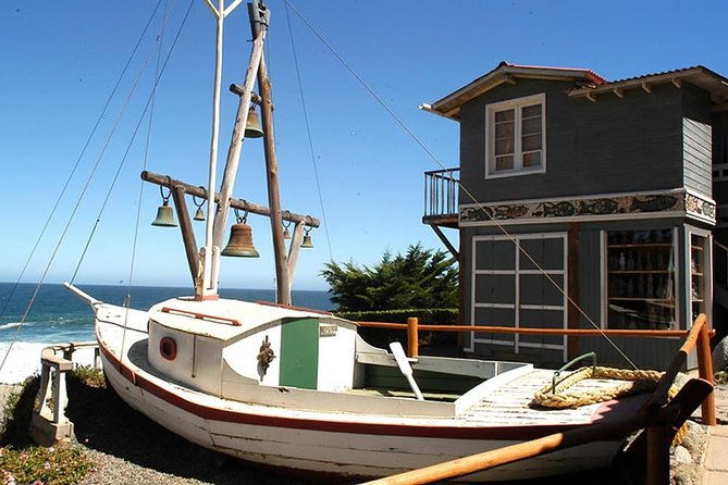 full-day-trip-to-isla-negra-pomaire-undurraga-vineyard-small-group