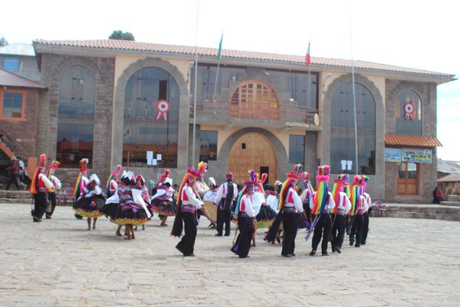 full-day-uros-and-taquile-island-tour-from-puno