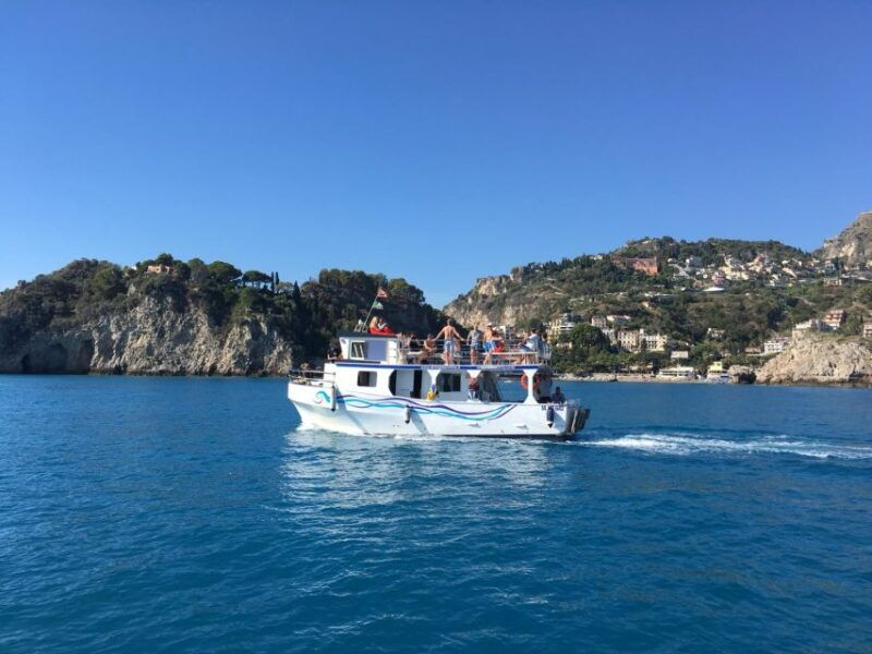 giardini-naxos-boat-trip-isola-bella-with-snorkeling