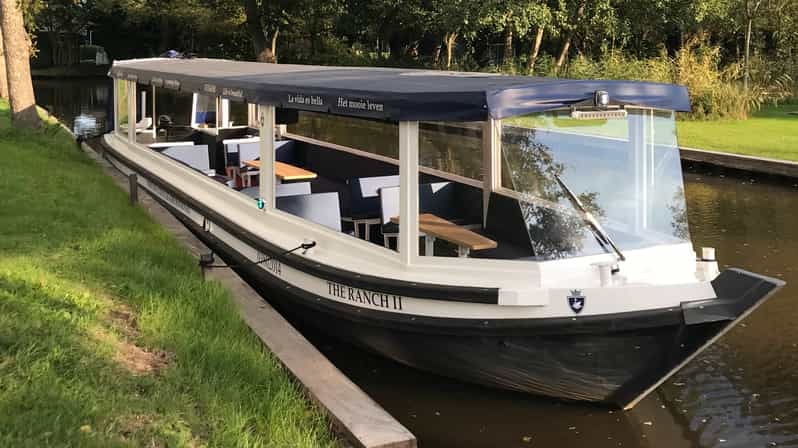 giethoorn-luxury-private-boat-2-hour-tour-with-local-guide