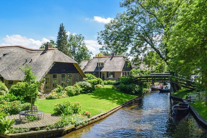 giethoorn-private-tour-with-cruise-and-lunch-from-amsterdam