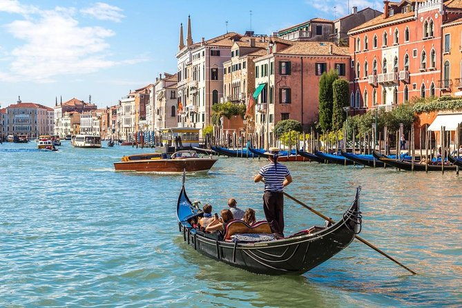 gondola-ride-and-dinner-in-venice