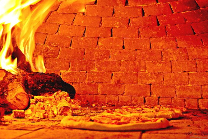gourmet-pizza-workshop-and-wine-tasting