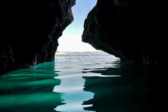 group-speedboat-tour-from-makarska-3-islands
