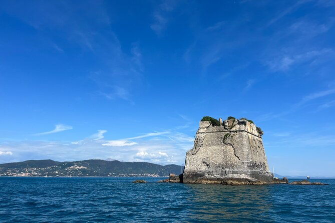 guided-boat-tour-of-the-gulf-of-poets