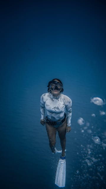 guided-snorkel-in-barcelona-beach