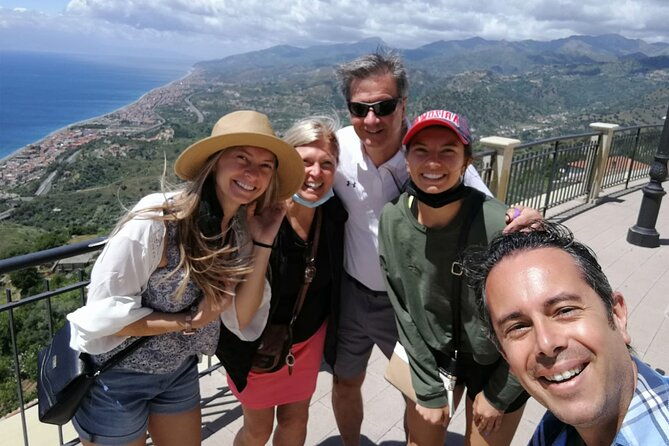 guided-tour-of-giardini-naxos-castelmola-taormina-from-catania