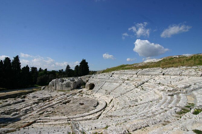 guided-tour-of-the-greek-theater-and-the-neapolis-of-syracuse