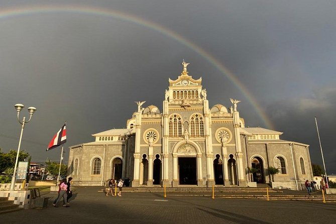 half-day-irazu-volcano-and-basilica-of-the-angels