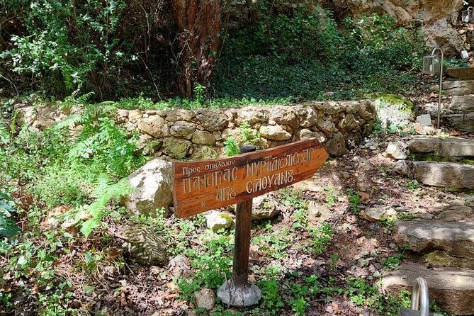 half-day-private-walking-tour-along-the-orthodox-gorge