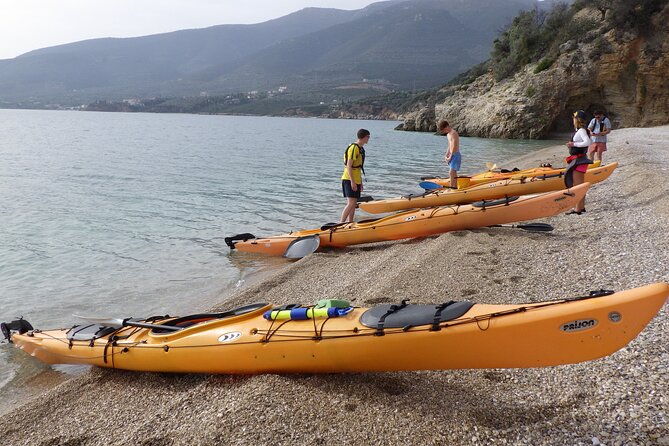 half-day-sea-kayak-pirate-cave-tour