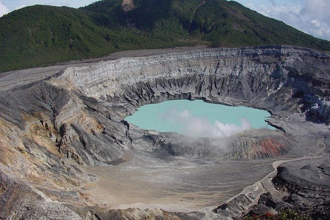 half-day-trip-to-doka-estate-poas-volcano-from-san-jose