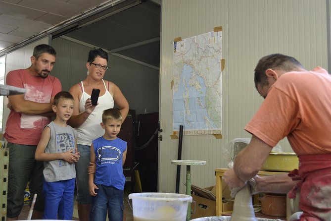 hands-on-clay-be-creative-and-make-a-pot