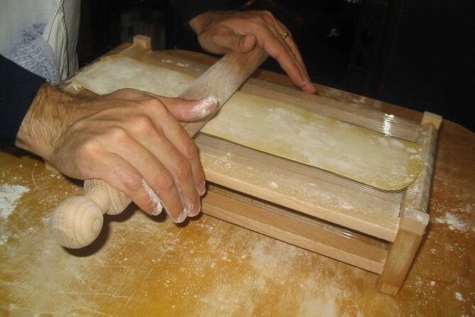 hands-on-experience-cooking-class-in-home-kitchen-in-cortona