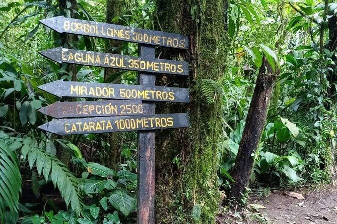 hike-rio-celeste-tenorio-volcano-national-park