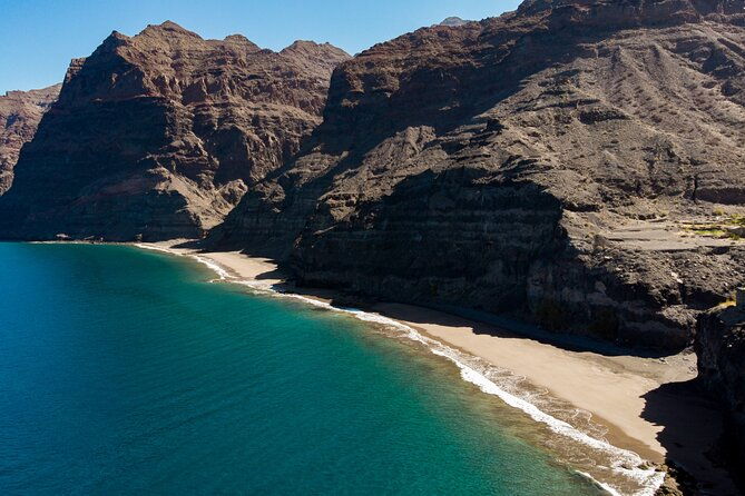 hiking-route-to-guguy-or-guigui-beach