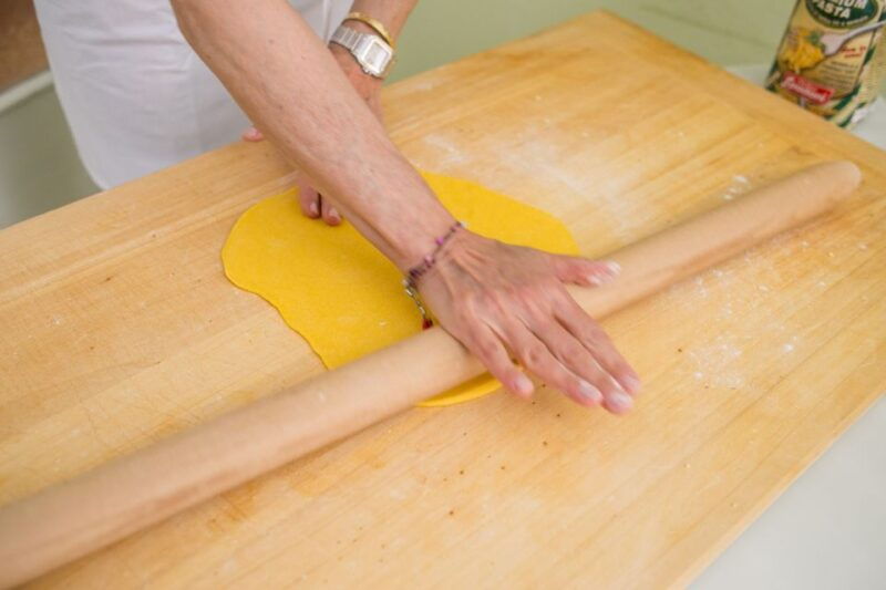 homemade-pasta-workshop-with-a-local