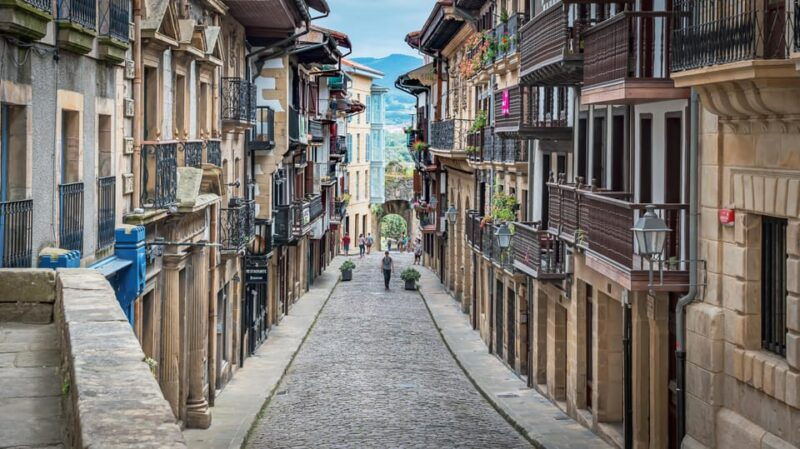 hondarribia-city-highlights-guided-walking-tour