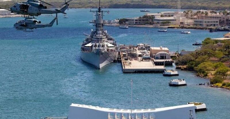 honolulu-pearl-harbor-uss-arizona-and-battleship-missouri
