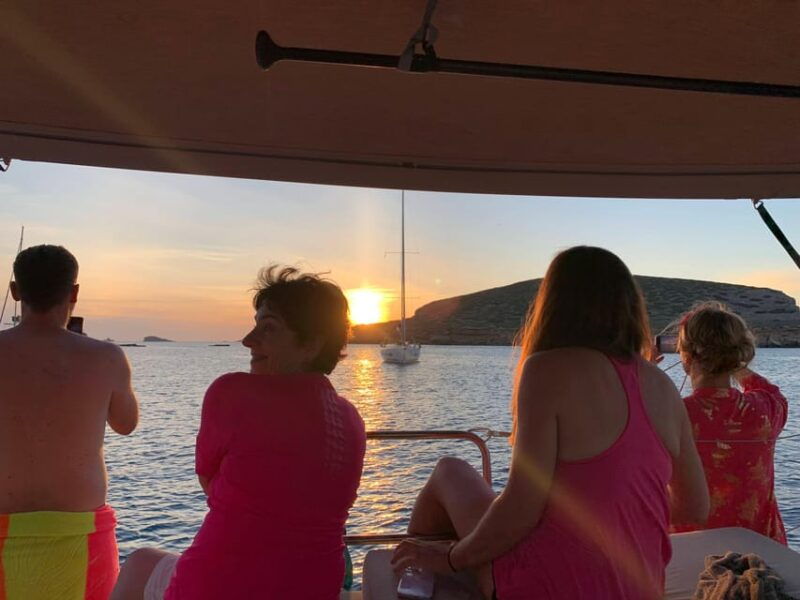 ibiza-sunset-sailing-tour-with-wine