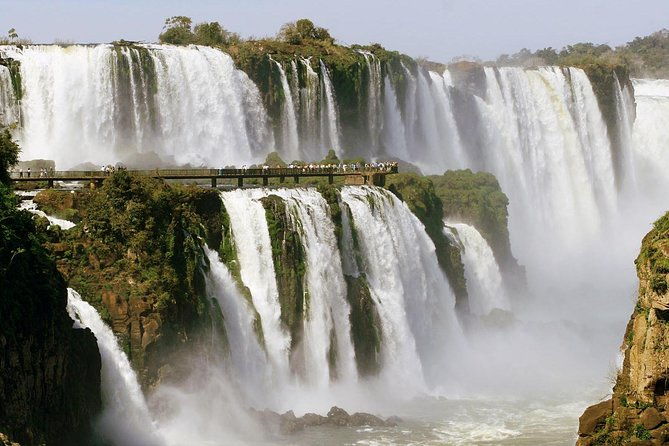 iguassu-falls-all-inclusive-overnight-tour-of-the-brazilian-side-and-itaipu-dam