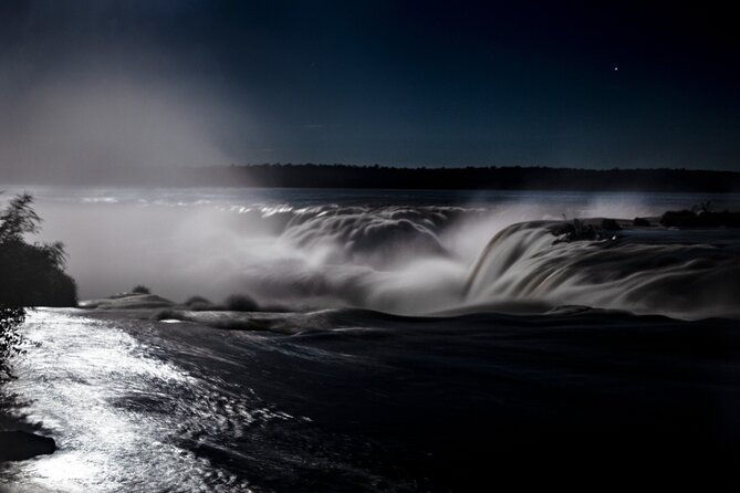 iguazu-falls-fullmoon-trekking-under-the-moonlight