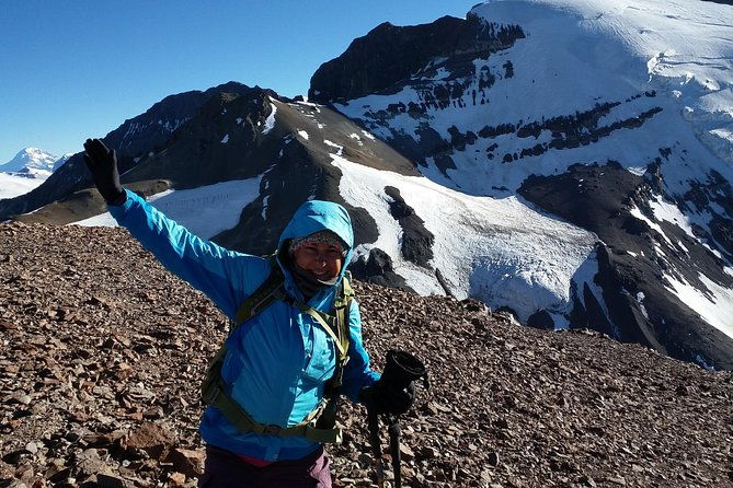 incredible-experience-in-the-andes-from-santiago-reaches-the-summit-of-4-954m