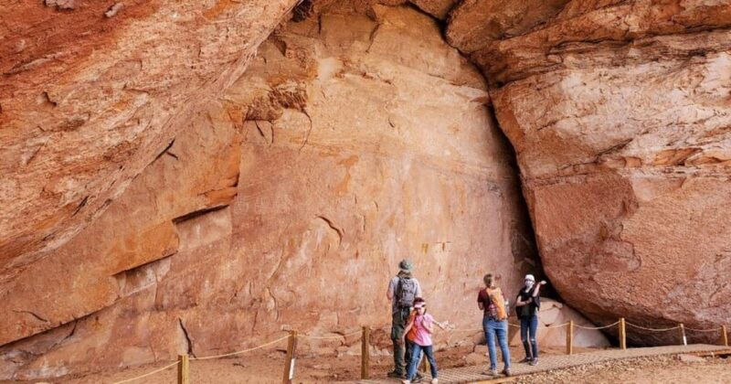 kanab-utv-tour-with-ancient-pictographs-and-sand-dunes