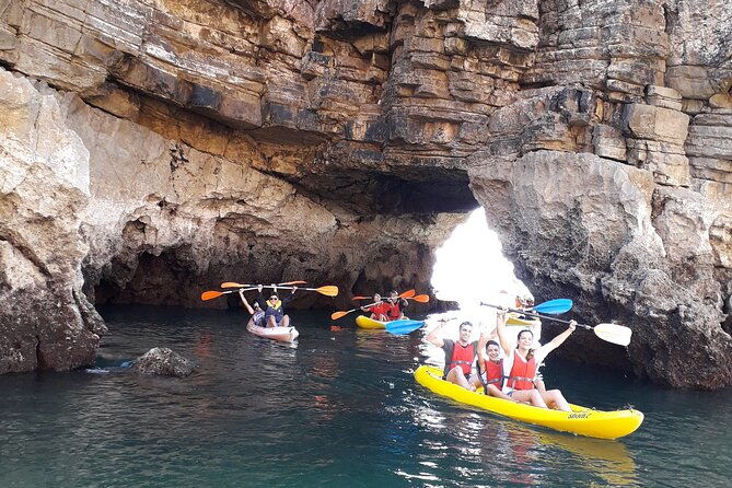 kayaking-along-the-algarve-coast