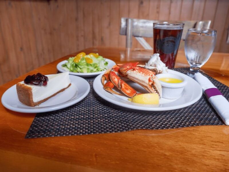 ketchikan-wilderness-boat-cruise-and-crab-feast-lunch