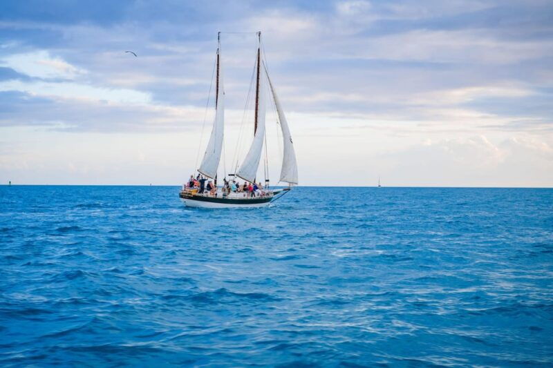 key-wests-schooner-appledore-star-champagne-sunset-sail