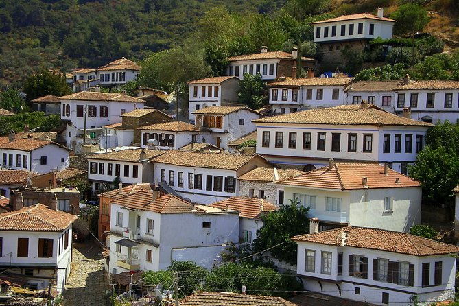 kusadasi-port-private-ephesus-tour-sirince-village-with-lunch
