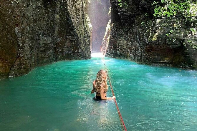 la-leona-waterfalls-hike-tour