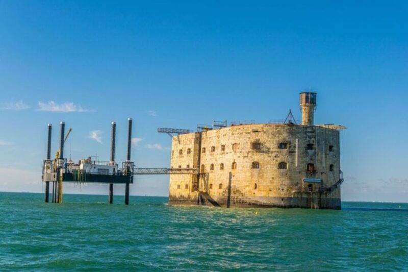 la-rochelle-private-custom-tour-with-a-local-guide
