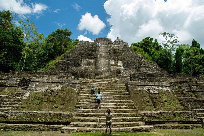 lamanai-day-trip-from-san-ignacio