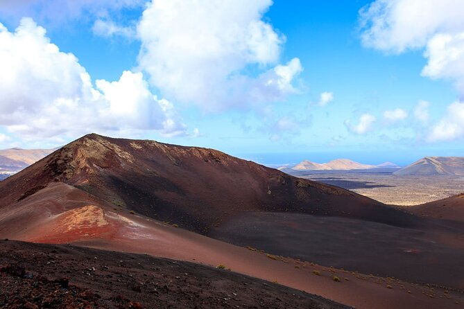 lanzarote-tour-with-timanfaya-national-park-and-el-golfo