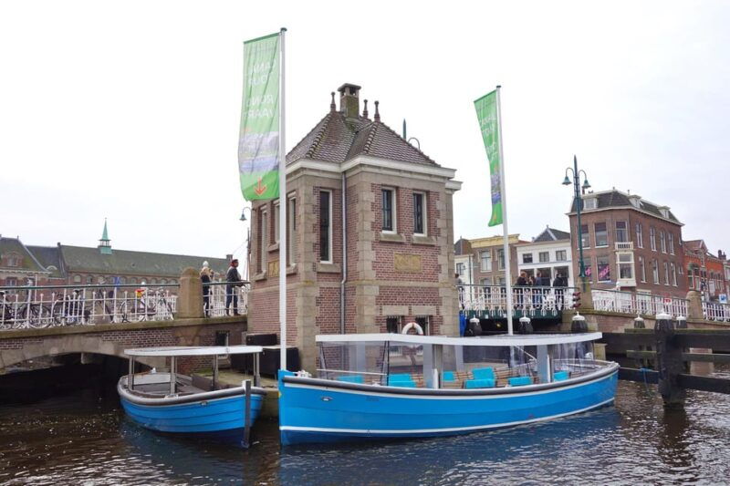 leiden-cruise-through-the-historic-city-center-with-guide