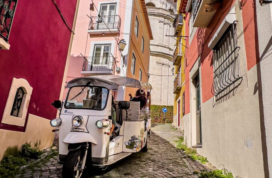 lisbon-2h-old-lisbon-tuk-tuk-tour