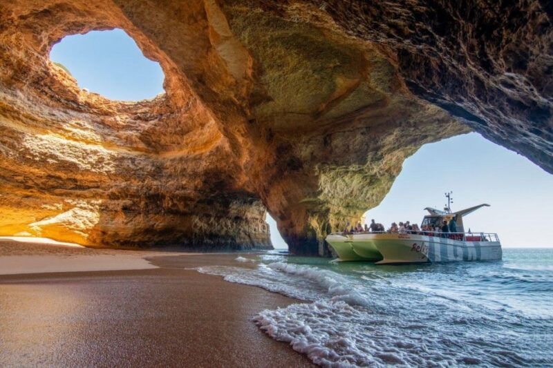 lisbonprivate-tour-to-algarvebenagil-caveportimao-lagos