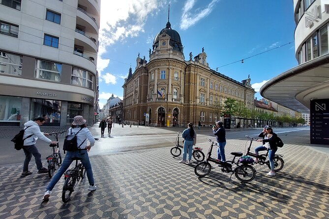 ljubljana-sightseeing-tour-by-electric-bikes